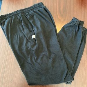 Vuori Boyfriend Jogger NWOT